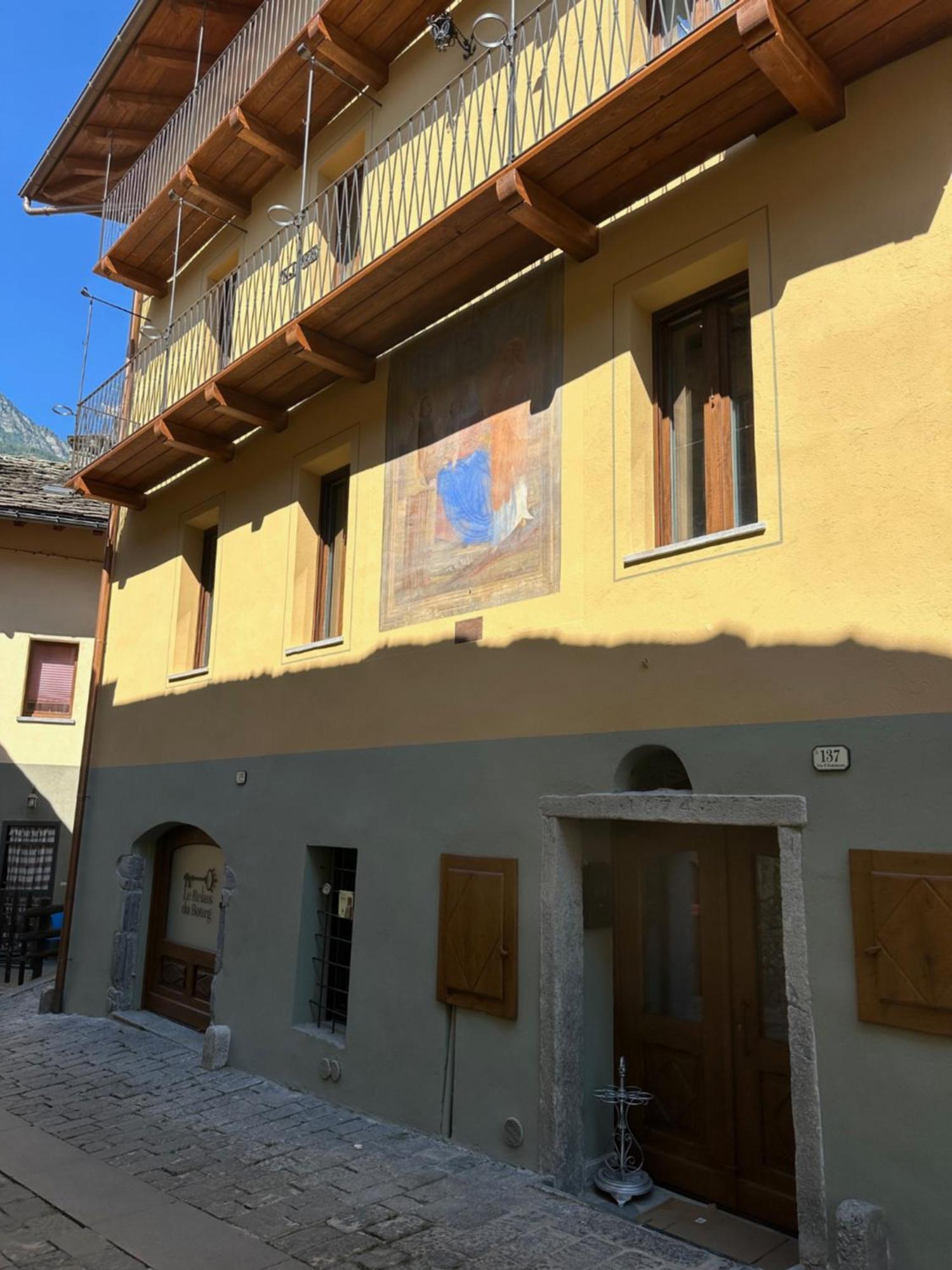 Le Relais Du Bourg Chambres De Charme Wellnes Donnaz Dış mekan fotoğraf